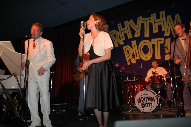 min 2006 11 25 riot 826